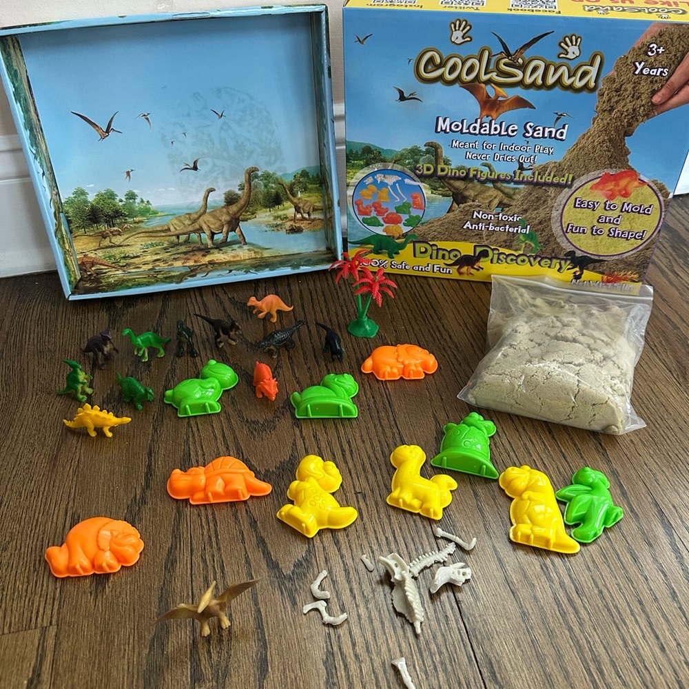 Dinosaur Moldable Sand Play Set